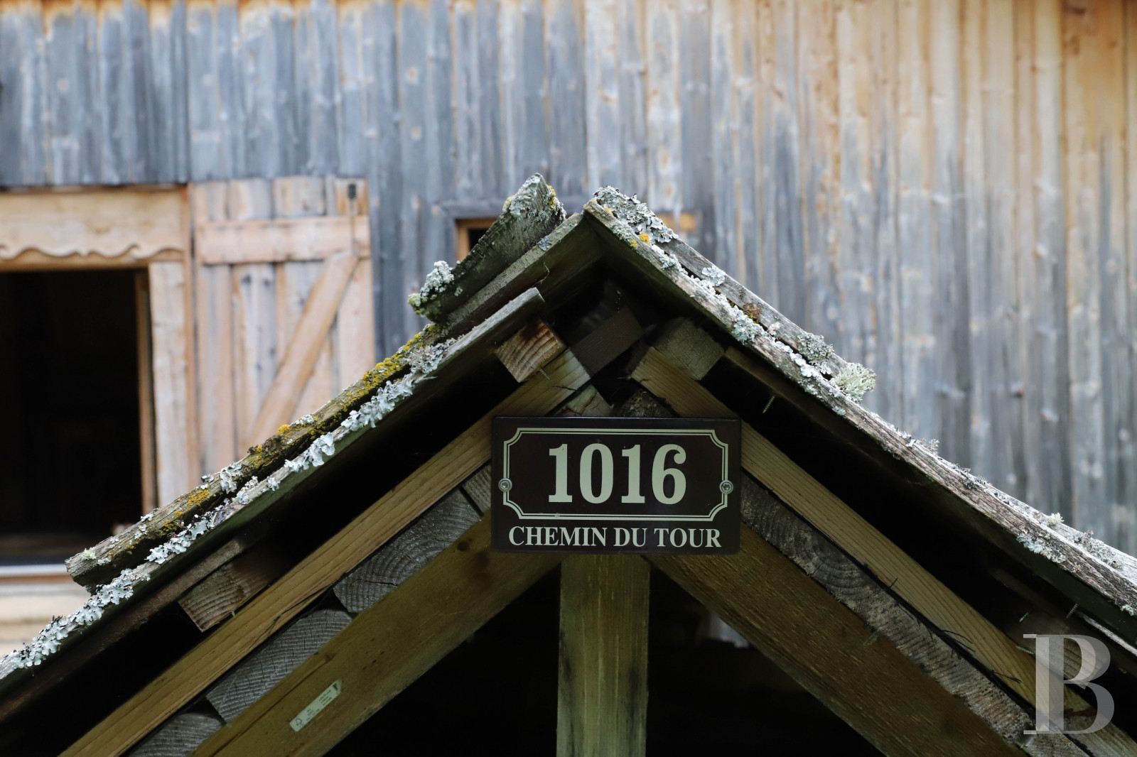 A traditional chalet barn surrounded by alpine pastures in Haute-Savoie, not far from Morzine - photo  n°40